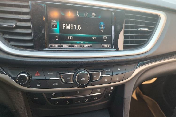 Used Buick GT 2015 15N Automatic Deluxe Edition Audio And AC Panel