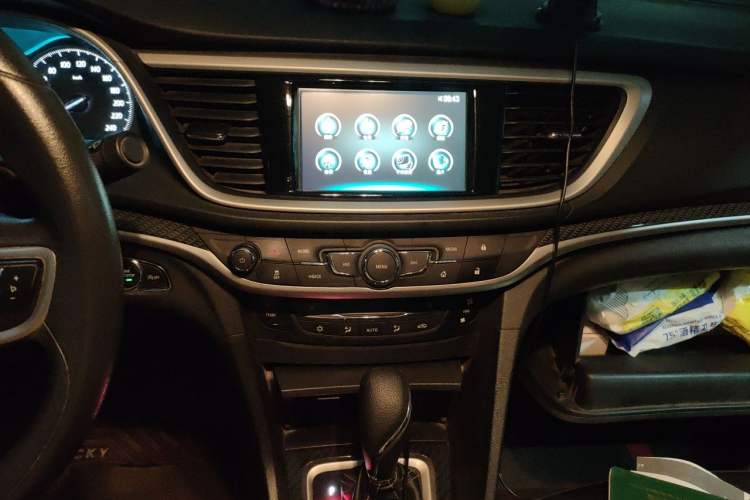 Used Buick GT 2015 15N Automatic Deluxe Edition Audio And AC Panel