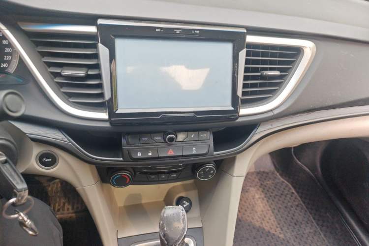 Used Buick GT 2015 15N Automatic Elite Version Audio And AC Panel