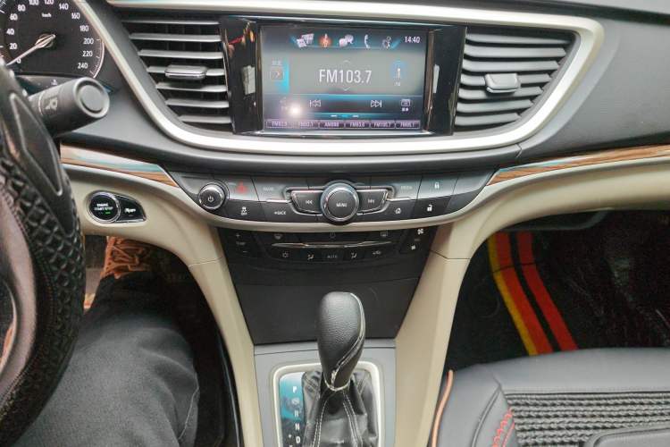 Used Buick GT 2015 15N Automatic Deluxe Edition Audio And AC Panel