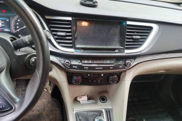Used Buick GT 2015 15N Manual Elite Edition Audio And AC Panel