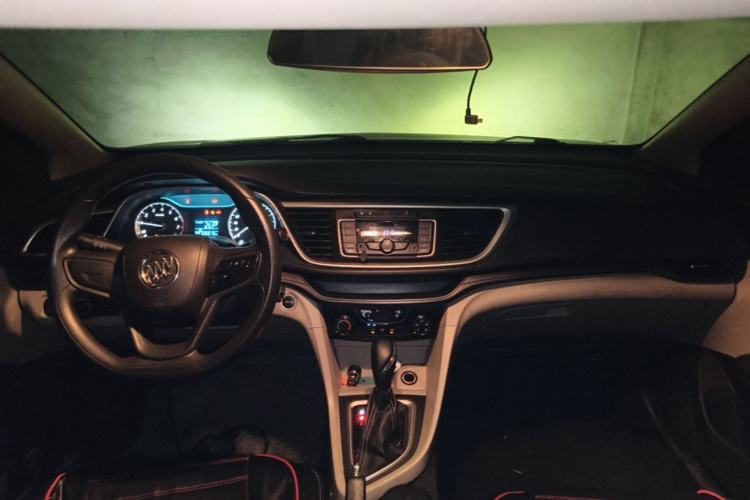 Used Buick GT 2015 15N Automatic Entry-Level Trim Center Console