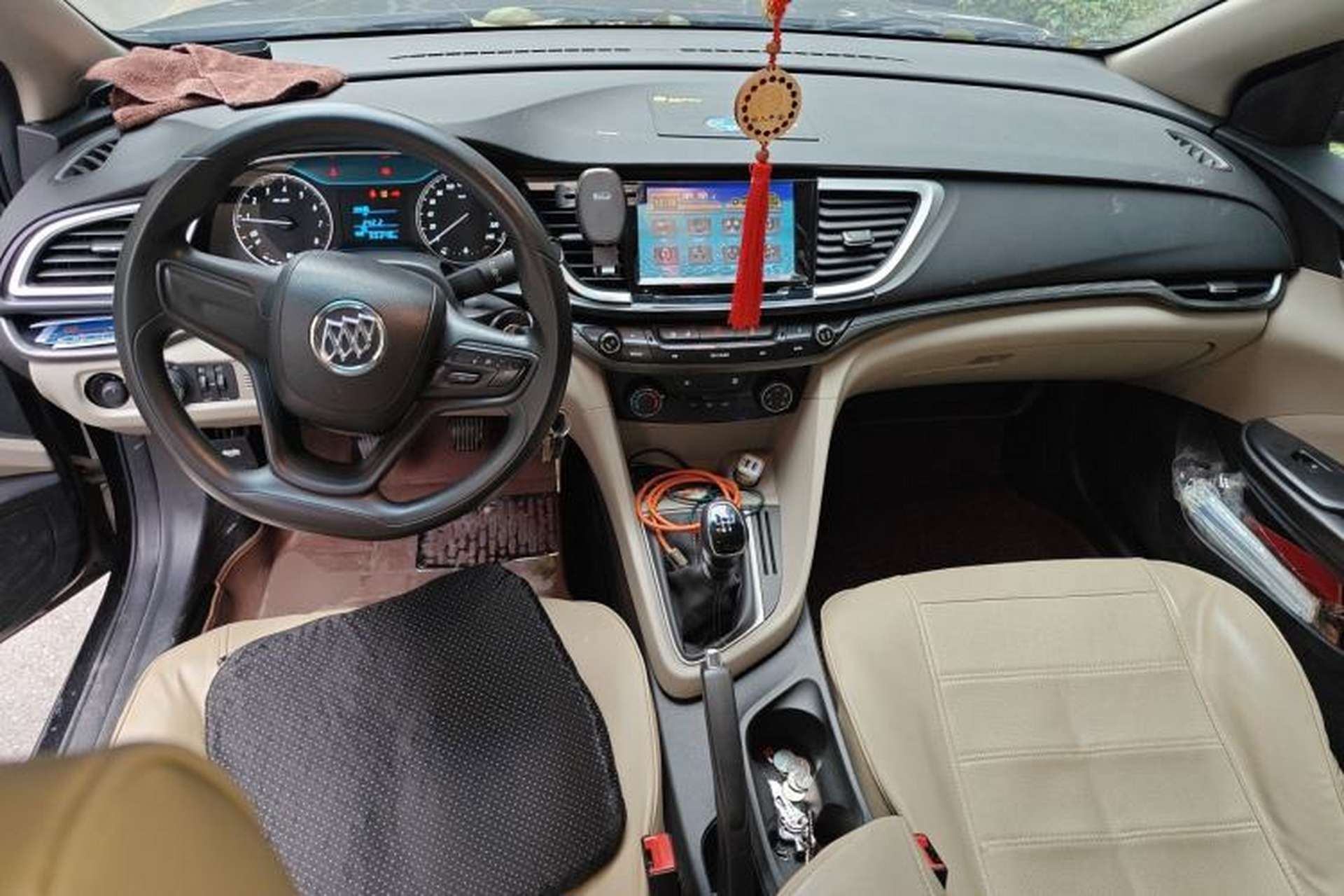 Used Buick GT 2015 15N Manual Entry-Level Trim Center Console