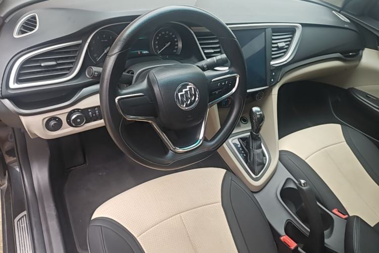 Used Buick GT 2015 15N Automatic Elite Version Center Console