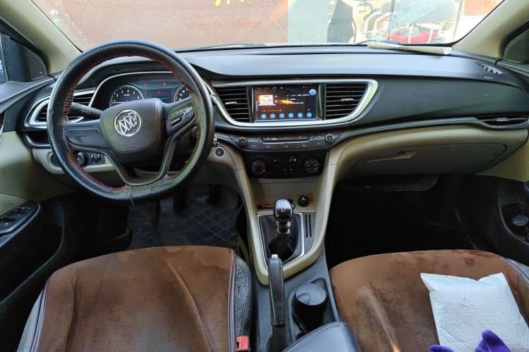 Used Buick GT 2015 15N Manual Entry-Level Trim Center Console