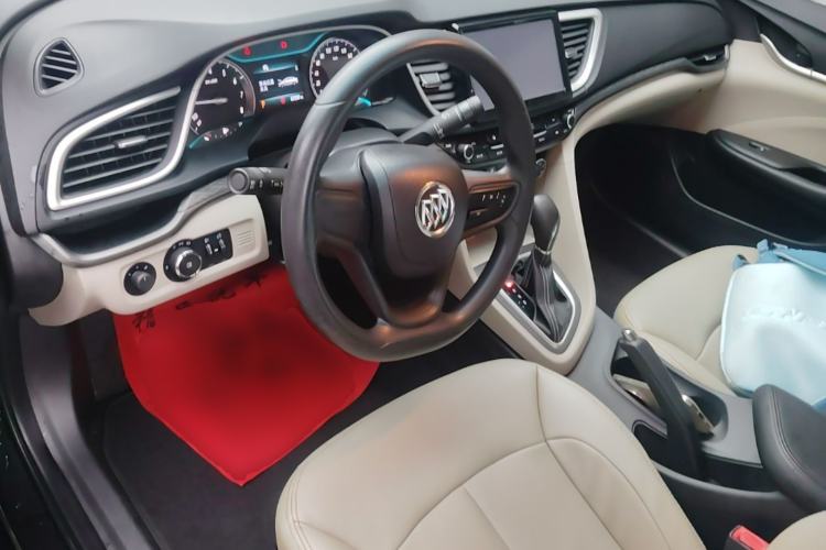 Used Buick GT 2015 15N Automatic Elite Version Center Console