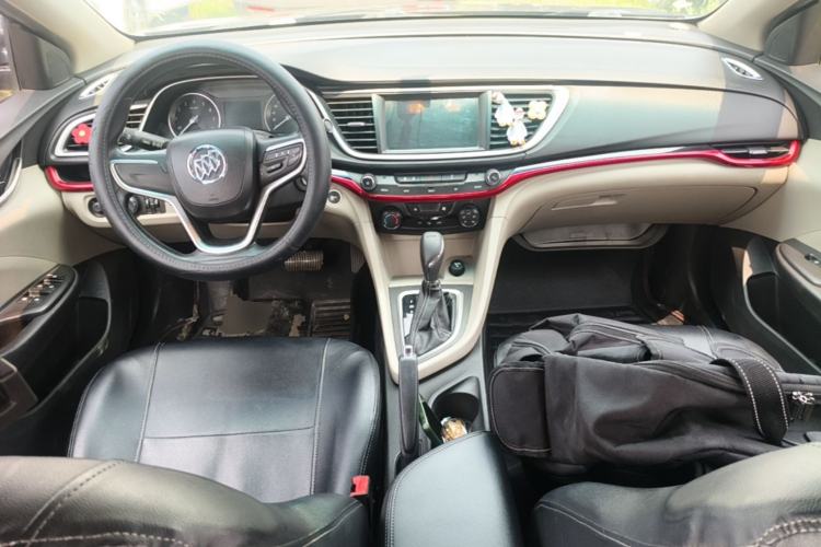 Used Buick GT 2015 18T Dual-Clutch Elite Model Center Console