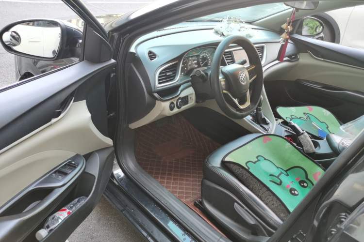 Used Buick GT 2015 15N Automatic Elite Version Driver Seat