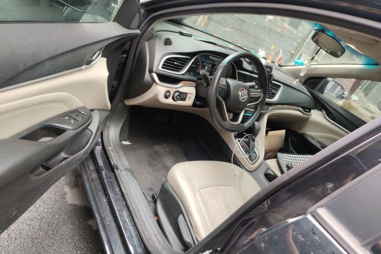 Used Buick GT 2015 15N Automatic Deluxe Edition Driver Seat