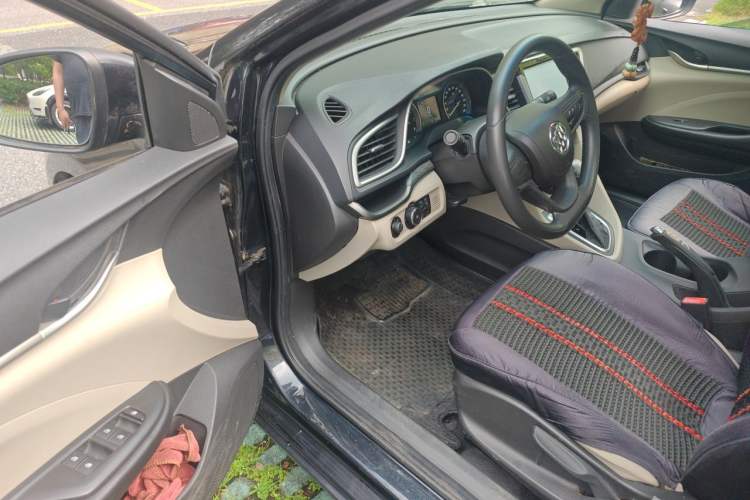 Used Buick GT 2015 15N Automatic Elite Version Driver Seat