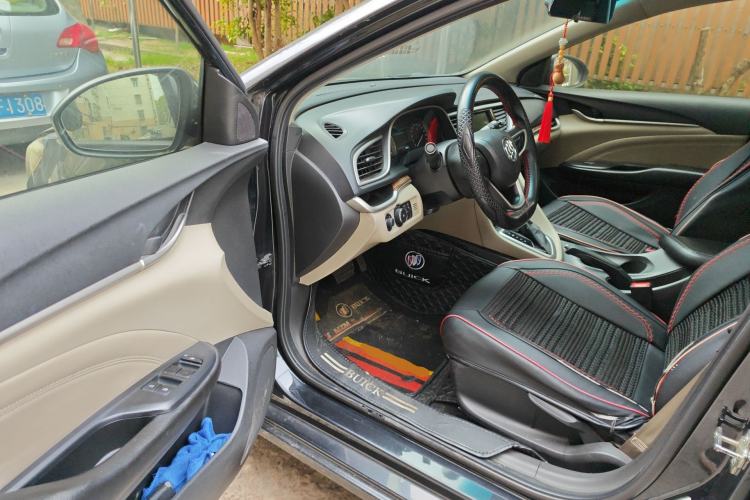 Used Buick GT 2015 15N Automatic Deluxe Edition Driver Seat