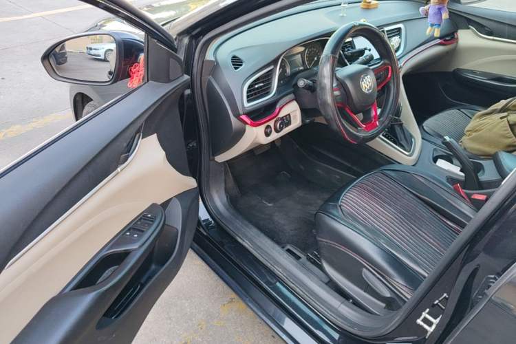 Used Buick GT 2015 15N Automatic Elite Version Driver Seat