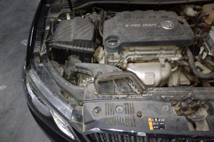 Used Buick GT 2015 15N Manual Entry-Level Trim Engine Bay Right