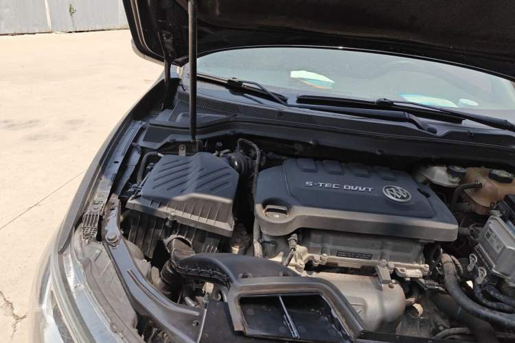 Used Buick GT 2015 15N Automatic Entry-Level Trim Engine Bay Right