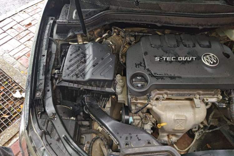 Used Buick GT 2015 15N Manual Entry-Level Trim Engine Bay Right