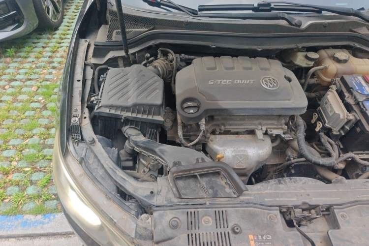 Used Buick GT 2015 15N Automatic Elite Version Engine Bay Right