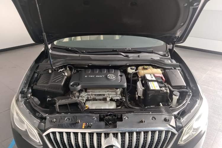 Used Buick GT 2015 15N Automatic Entry-Level Trim Engine Bay