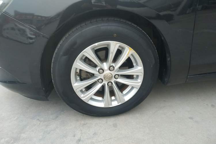 Used Buick GT 2015 15N Automatic Entry-Level Trim Exterior 4
