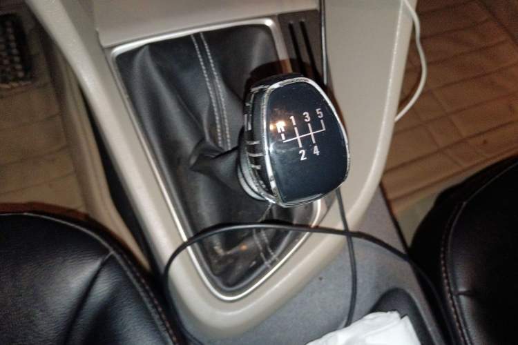 Used Buick GT 2015 15N Manual Entry-Level Trim Gear Lever