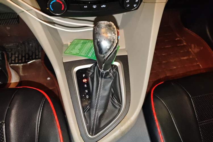 Used Buick GT 2015 15N Automatic Elite Version Gear Lever