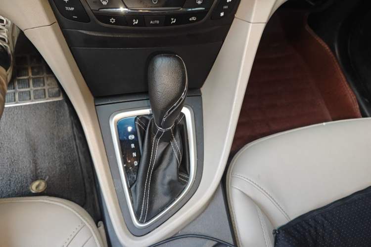Used Buick GT 2015 15N Automatic Deluxe Edition Gear Lever