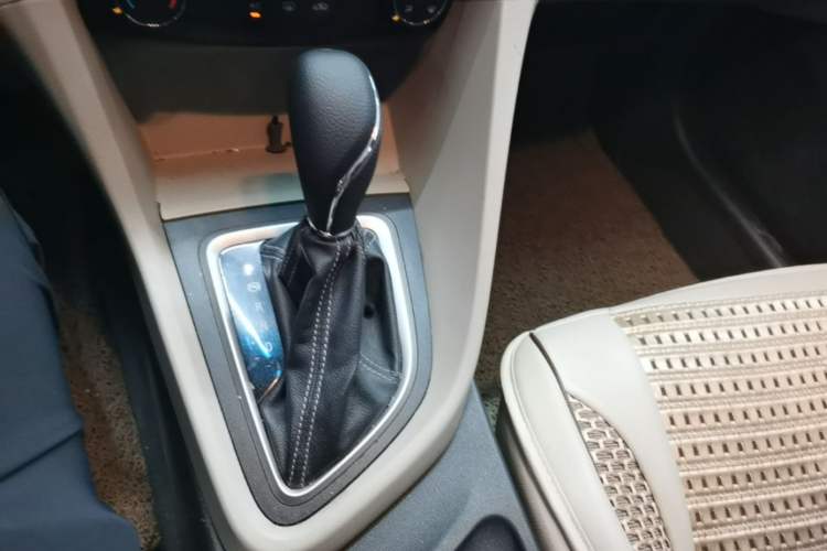 Used Buick GT 2015 15N Automatic Elite Version Gear Lever
