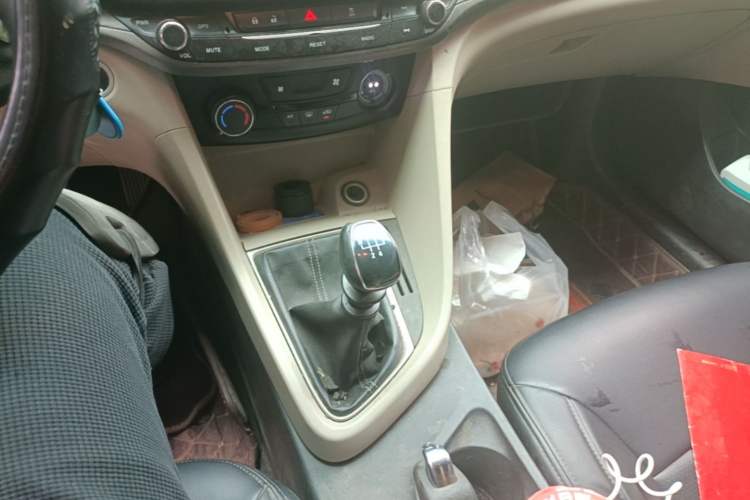 Used Buick GT 2015 15N Manual Entry-Level Trim Gear Lever