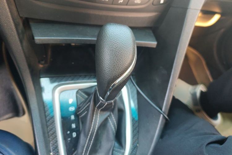 Used Buick GT 2015 15N Automatic Deluxe Edition Gear Lever