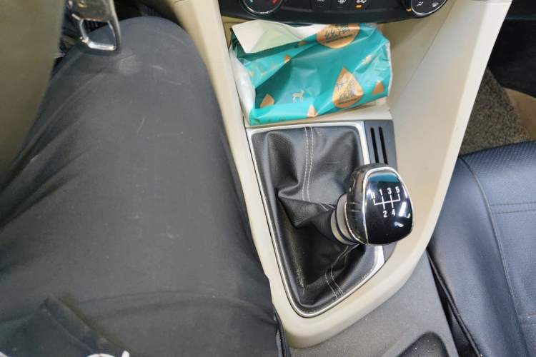 Used Buick GT 2015 15N Manual Elite Edition Gear Lever