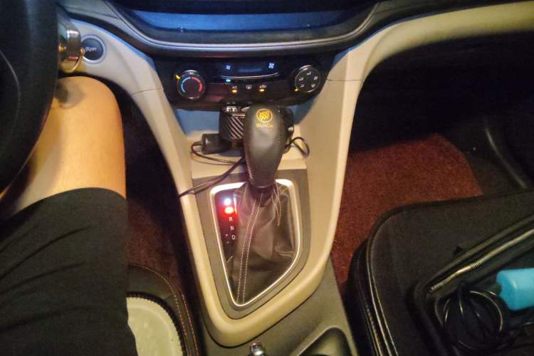 Used Buick GT 2015 15N Automatic Elite Version Gear Lever