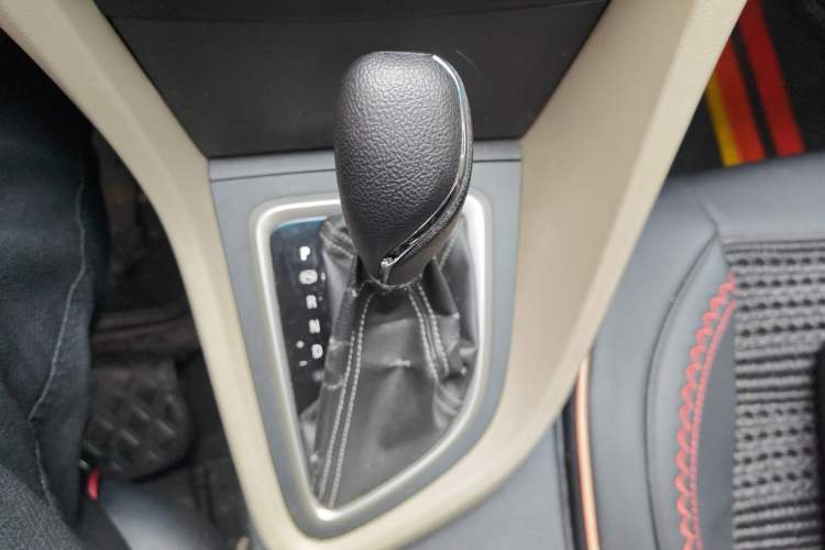 Used Buick GT 2015 15N Automatic Deluxe Edition Gear Lever