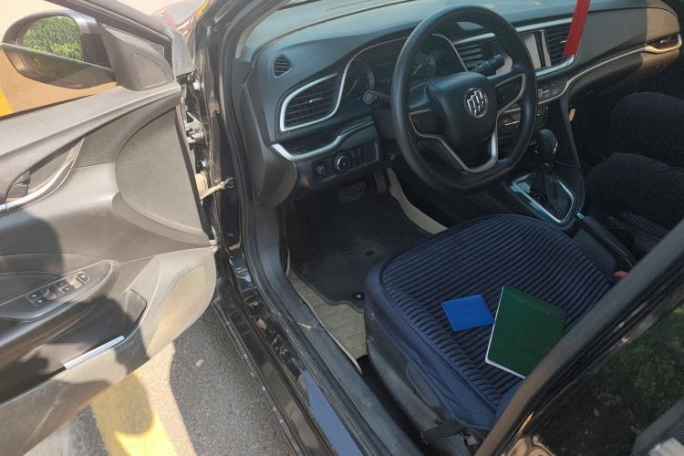 Used Buick GT 2015 15N Automatic Deluxe Edition Interior 3
