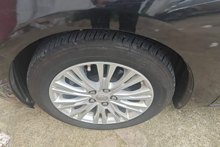 Used Buick GT 2015 15N Automatic Elite Version Left Front Wheel Hub