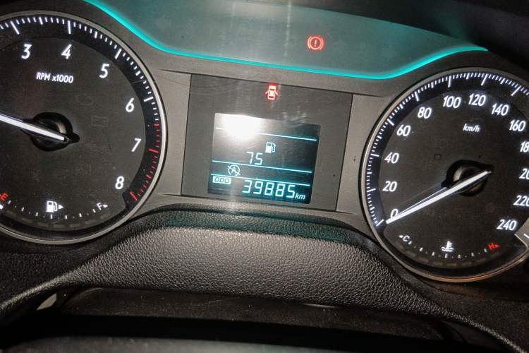 Used Buick GT 2015 15N Manual Entry-Level Trim Odometer Close Up