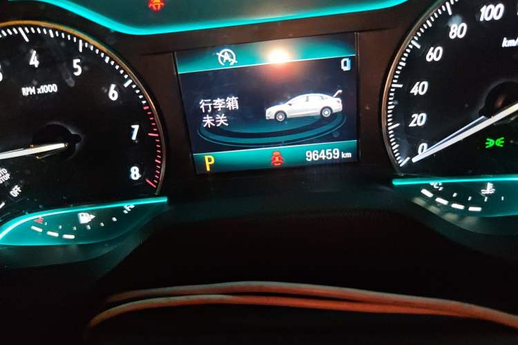Used Buick GT 2015 15N Automatic Elite Version Odometer Close Up