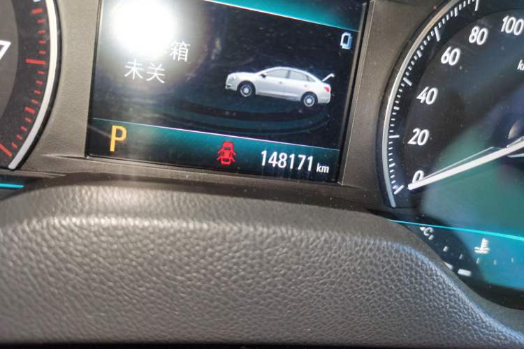 Used Buick GT 2015 15N Automatic Elite Version Odometer Close Up