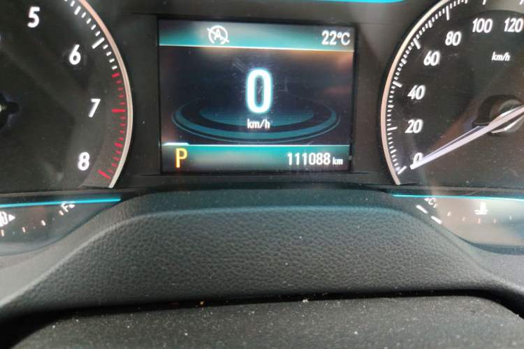 Used Buick GT 2015 15N Automatic Deluxe Edition Odometer Close Up