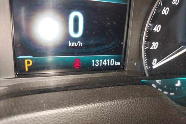 Used Buick GT 2015 15N Automatic Elite Version Odometer Close Up