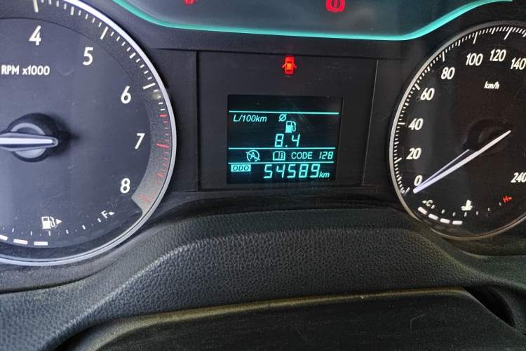 Used Buick GT 2015 15N Manual Entry-Level Trim Odometer Close Up