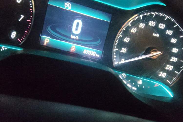 Used Buick GT 2015 15N Automatic Elite Version Odometer Close Up