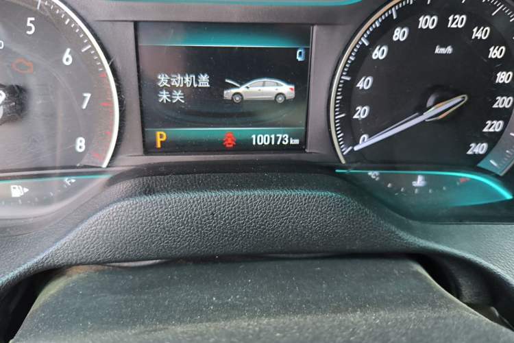 Used Buick GT 2015 15N Automatic Elite Version Odometer Close Up