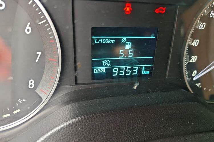 Used Buick GT 2015 15N Manual Entry-Level Trim Odometer Close Up