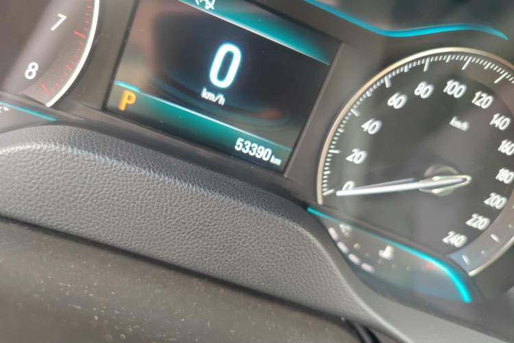 Used Buick GT 2015 15N Automatic Elite Version Odometer Close Up