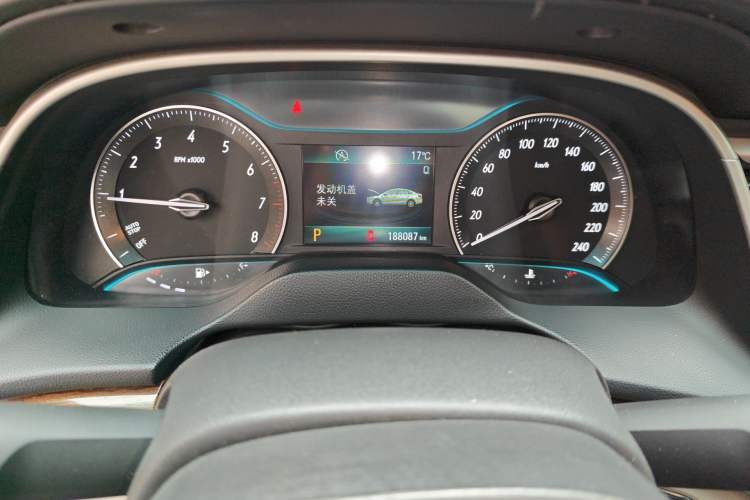 Used Buick GT 2015 15N Automatic Deluxe Edition Odometer Close Up