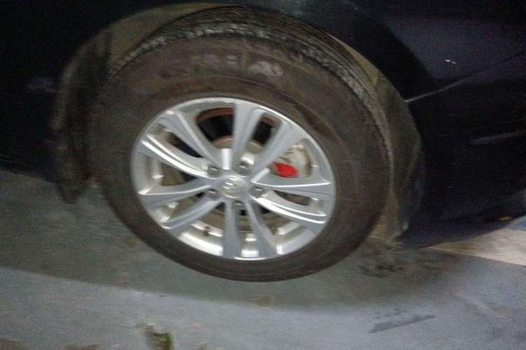 Used Buick GT 2015 15N Manual Entry-Level Trim Right Front Wheel Hub