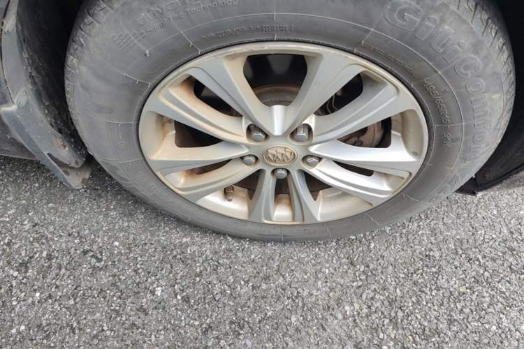 Used Buick GT 2015 15N Manual Entry-Level Trim Right Front Wheel Hub