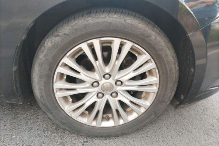 Used Buick GT 2015 15N Automatic Elite Version Right Front Wheel Hub