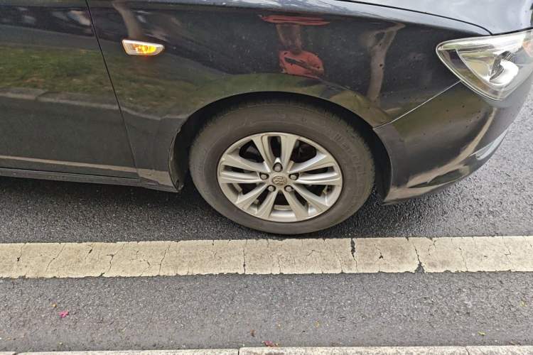 Used Buick GT 2015 15N Manual Entry-Level Trim Right Front Wheel Hub