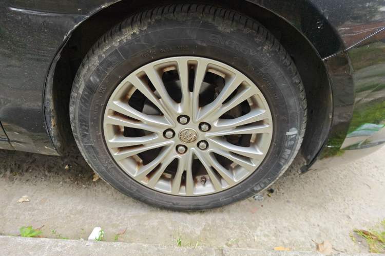 Used Buick GT 2015 15N Automatic Deluxe Edition Right Front Wheel Hub
