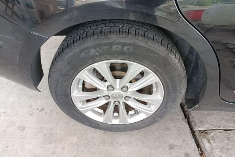 Used Buick GT 2015 15N Automatic Entry-Level Trim Right Rear Wheel Hub